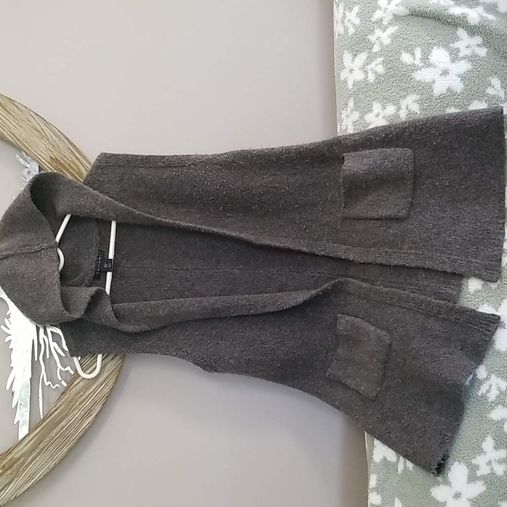 Sweater vest